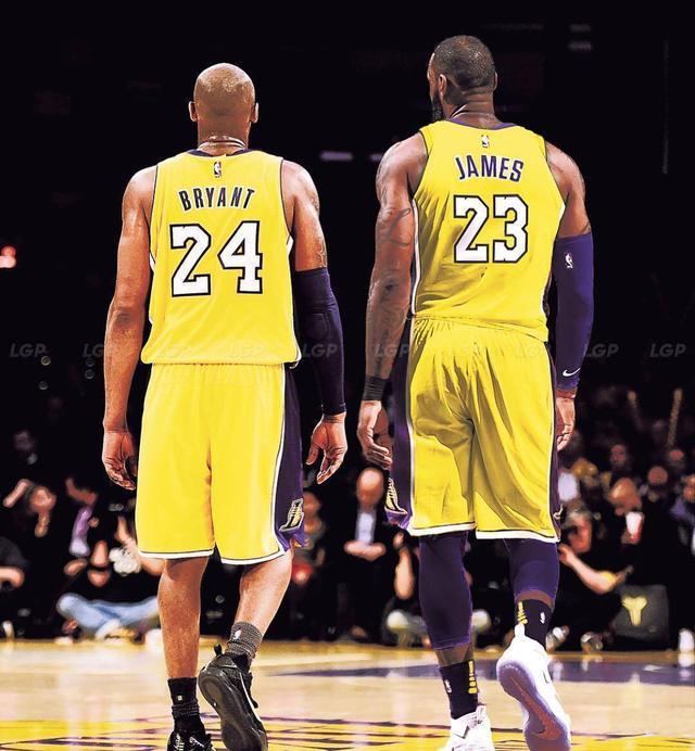 媒体人：阿奇姆彭很职业、不惹事，配得上在中超挣得每一分钱