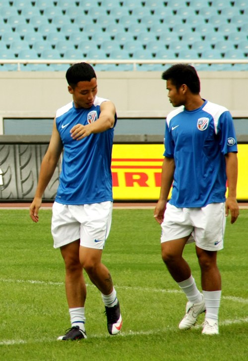 每体：巴萨将在周一前往沙特，阿劳霍可能会随队