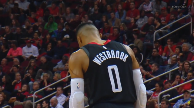 王建民在 2007 年季末的关键比赛中连续解决强打，助洋基锁定季后赛席位